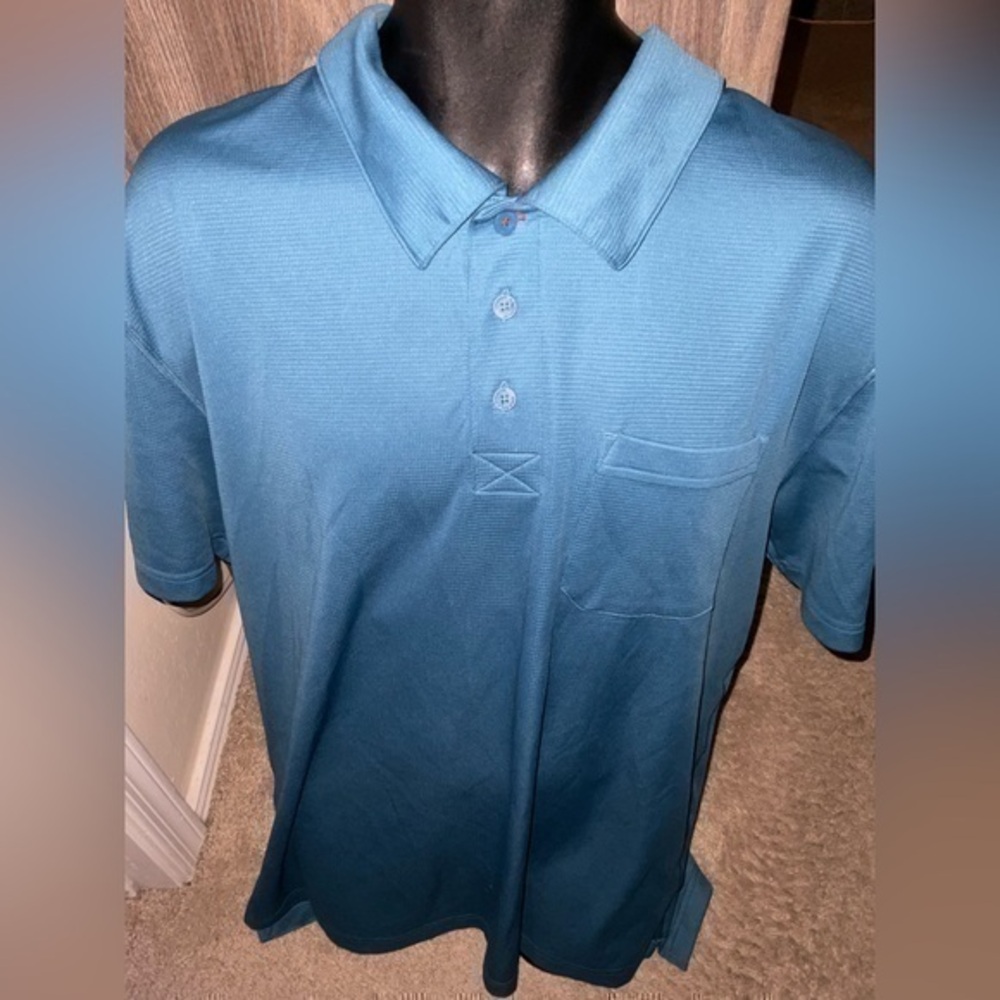 Men’s used size XXL Under Armour UA all season blue polo shirt
